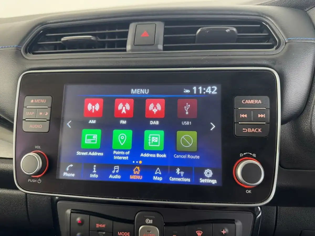 2023-nissan-leaf-e-tekna-39kwh-big-38