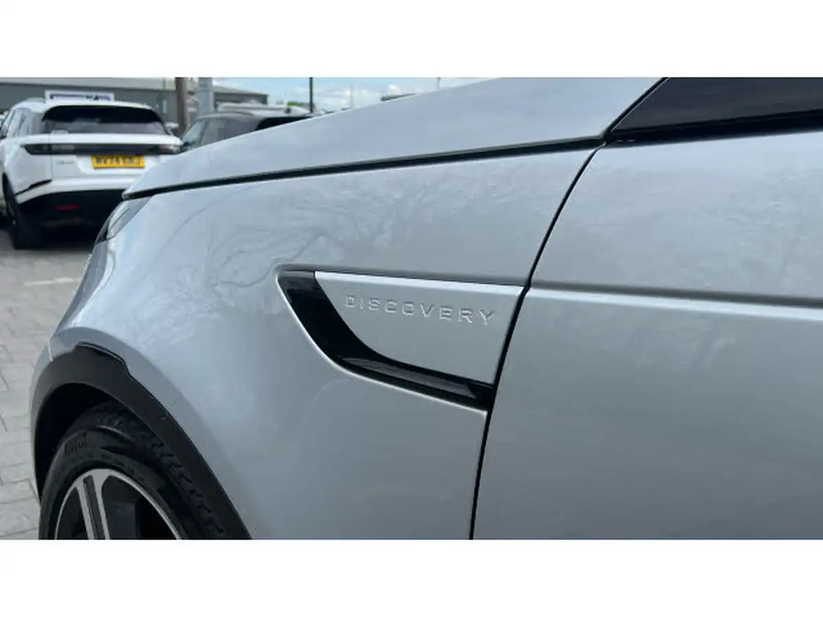 2023-land-rover-discovery-30-d300-dynamic-hse-big-19