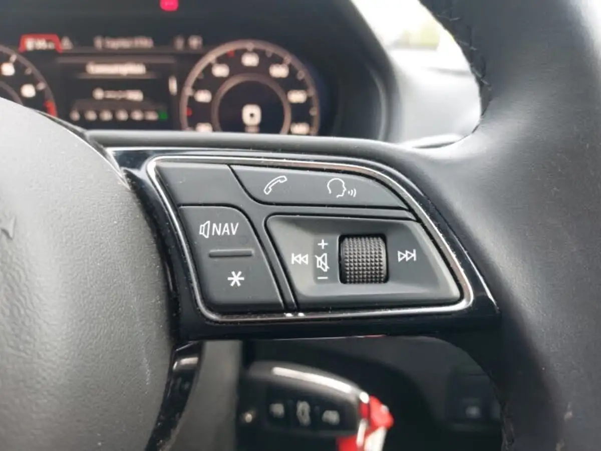2022-audi-q2-10-30-tfsi-sport-big-12