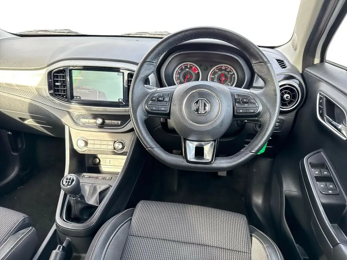 2023-mg-mg3-15-vti-tech-exclusive-nav-big-10