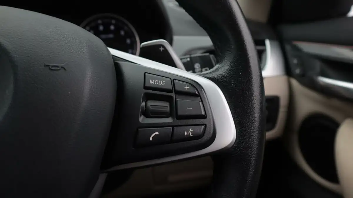 2021-bmw-x1-20-sdrive20i-xline-big-26