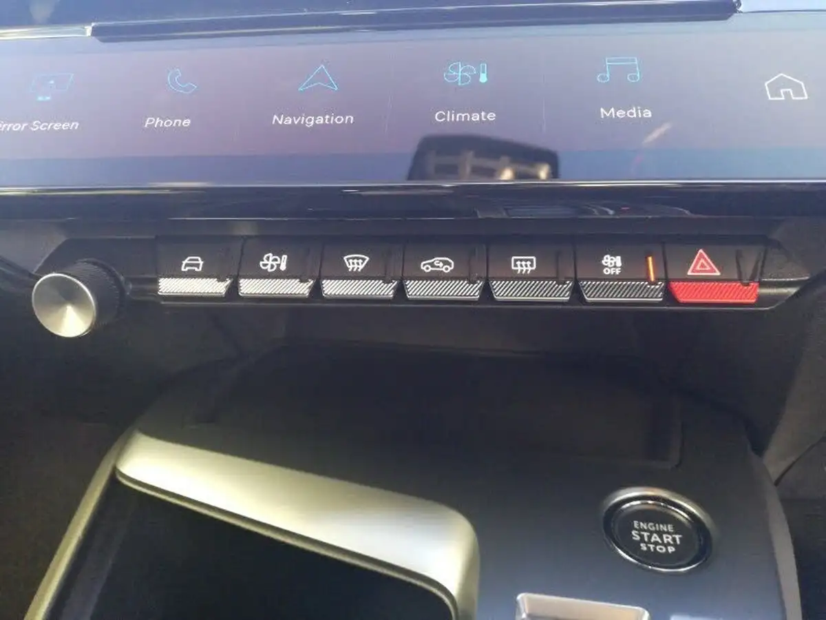 2023-peugeot-308-big-13