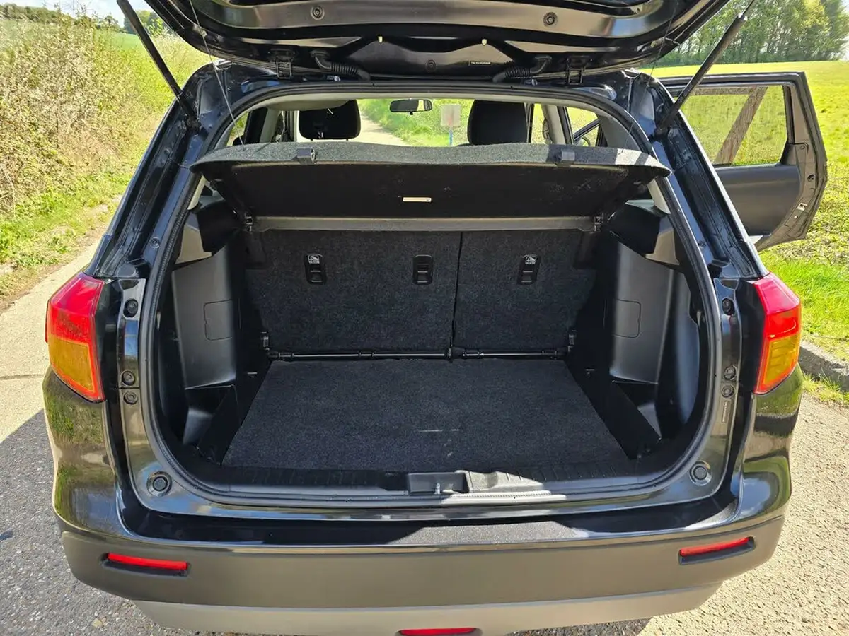 2017-suzuki-vitara-16-kuro-big-41