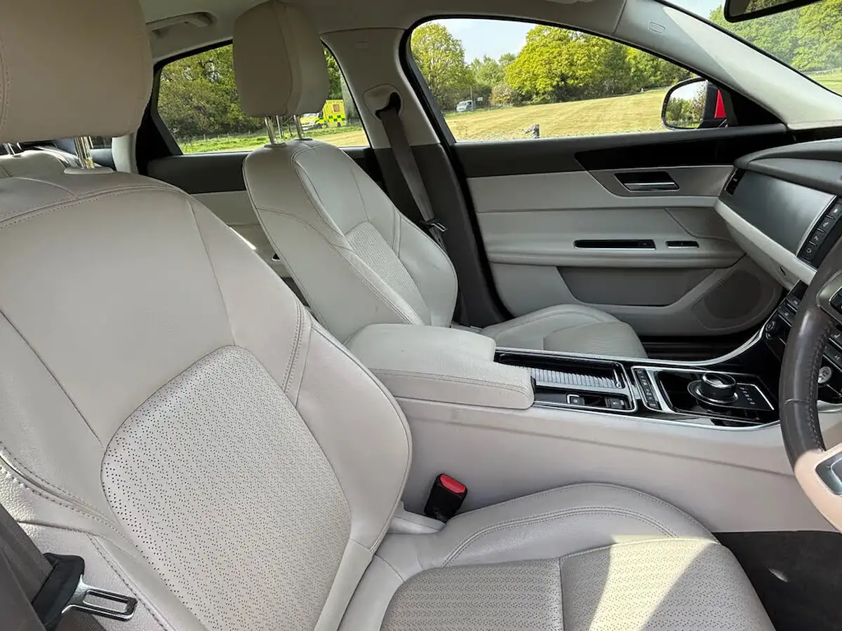2018-jaguar-xf-20i-prestige-200ps-saloon-4d-1999cc-big-10