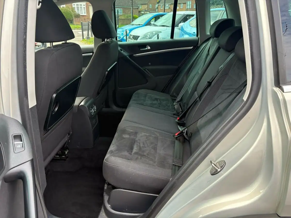 2014-volkswagen-tiguan-20tdi-match-140ps-4motion-bmt-big-19