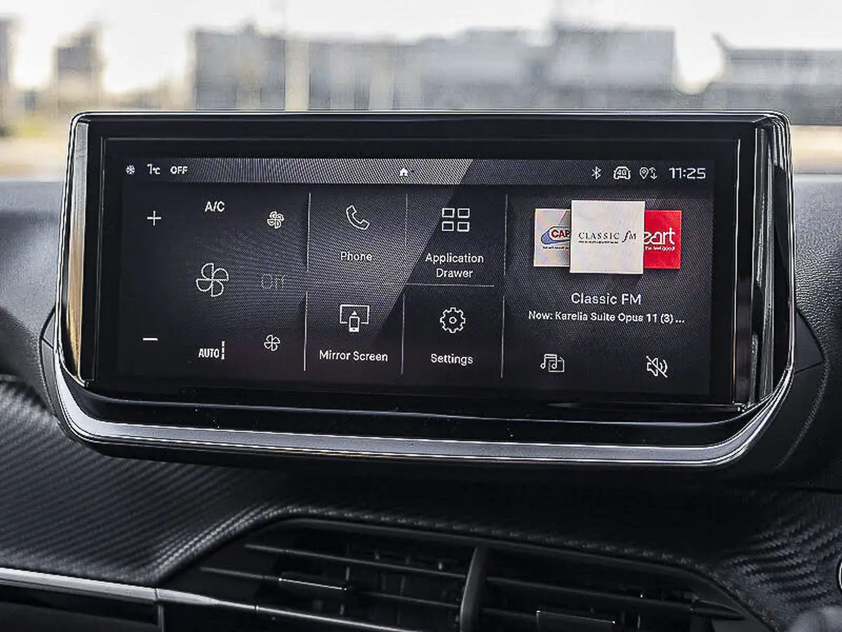 2025-peugeot-208-12-puretech-allure-big-10
