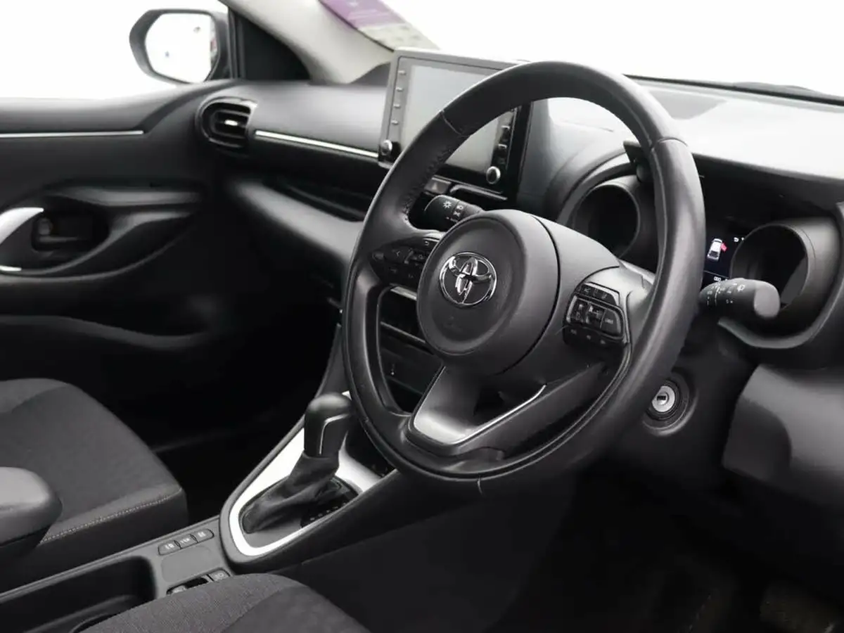 2022-toyota-yaris-15-vvt-i-design-big-11