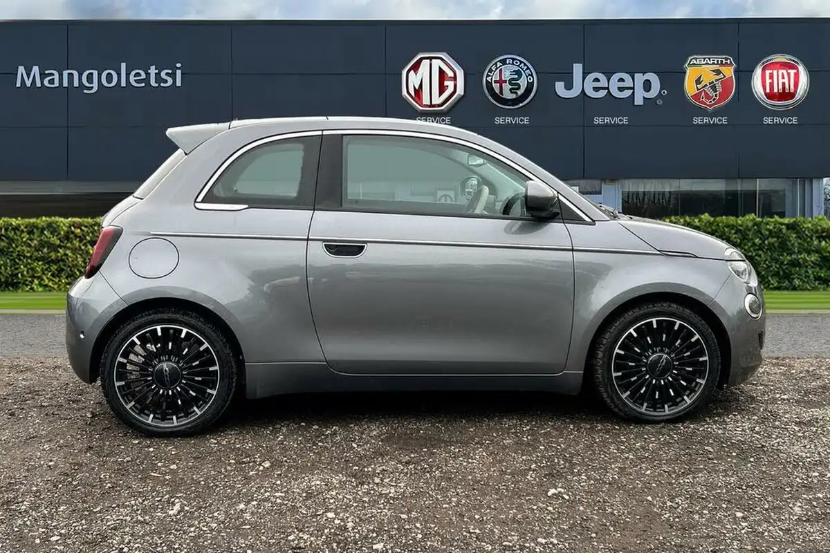 2021-fiat-500-e-la-prima-big-4