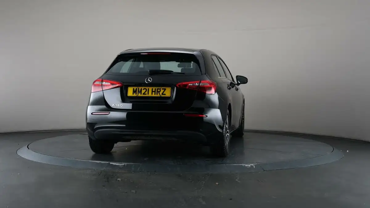 2021-mercedes-benz-a-class-13-a180-se-7g-dct-big-64