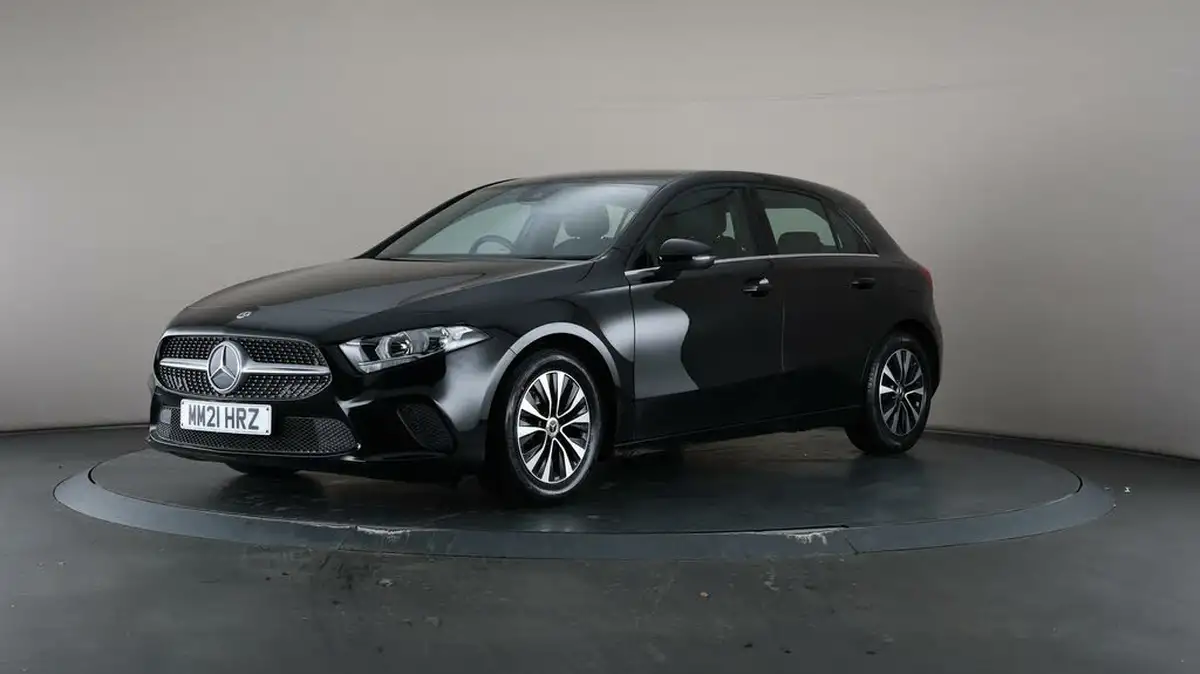 2021-mercedes-benz-a-class-13-a180-se-7g-dct-big-36