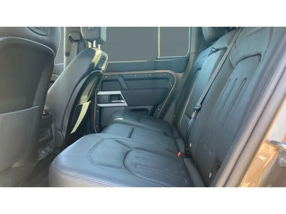 2021-land-rover-110-defender-30-d250-xs-edition-big-3