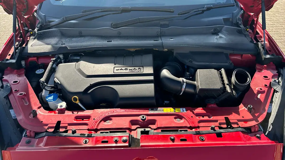 2018-jaguar-e-pace-20-i4-se-300ps-ss-big-15