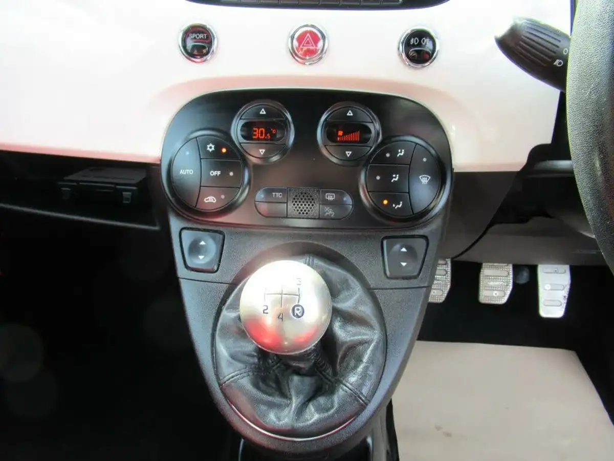2015-abarth-500-14-tjet-595-turismo-160bhp-big-19