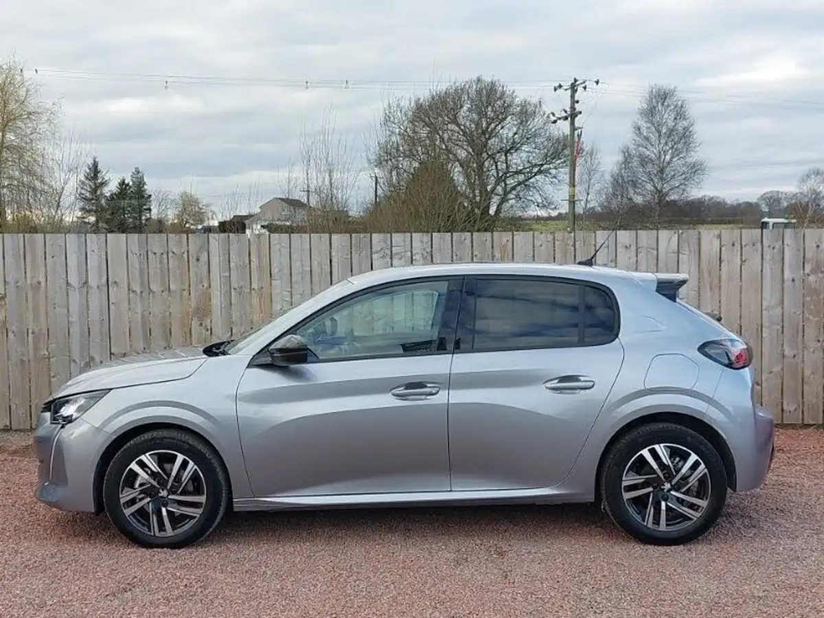 2023-peugeot-208-12-puretech-allure-premium-100ps-eat8-big-3