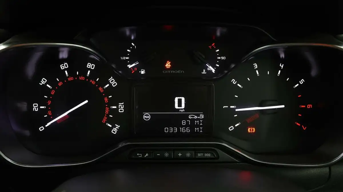 2018-citroen-c3-12-puretech-flair-82ps-big-9