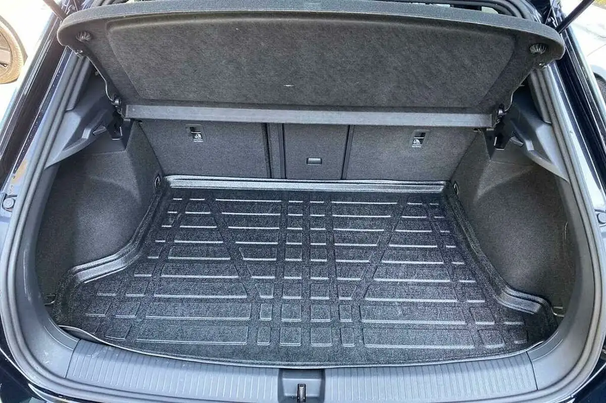 2022-volkswagen-t-roc-20-tsi-r-big-10