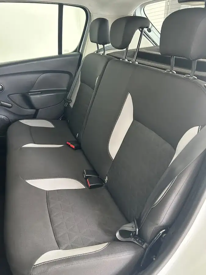 2014-dacia-sandero-stepway-09-ambiance-big-12