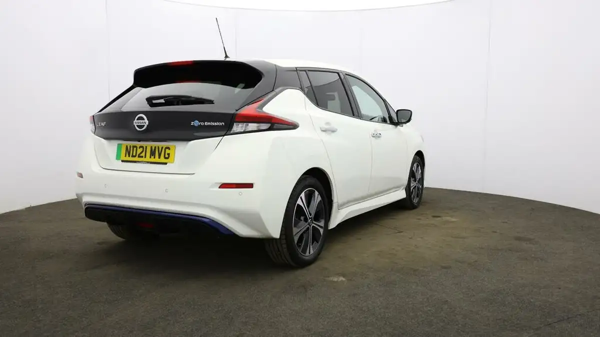 2021-nissan-leaf-e-n-connecta-big-52