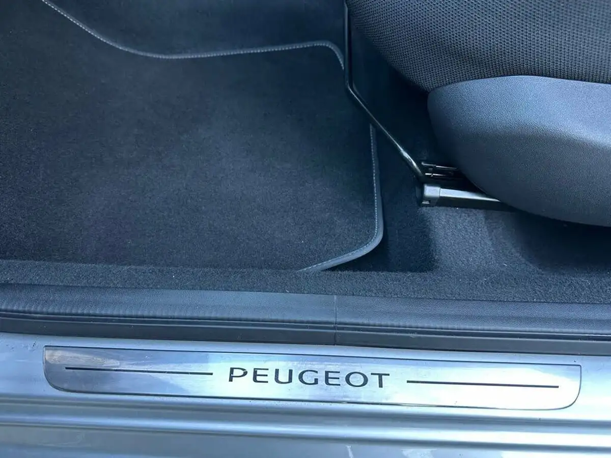 2020-peugeot-108-10-collection-ss-top-big-40