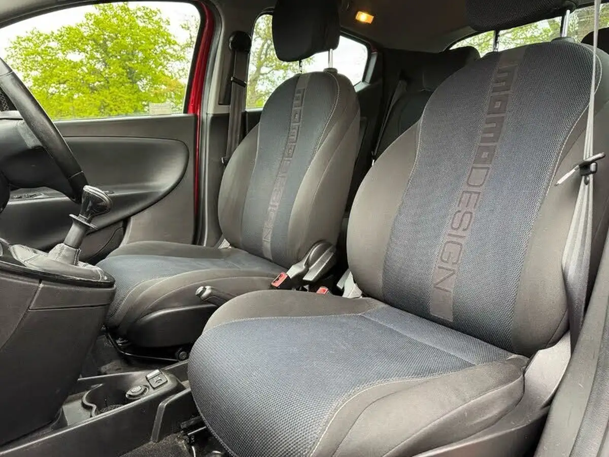2014-chrysler-ypsilon-12-s-big-15