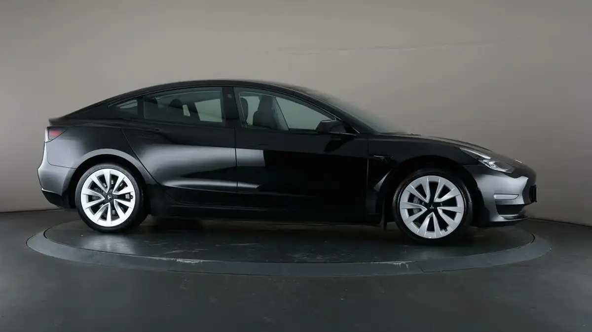 2021-tesla-model-3-e-long-range-4x4-big-8