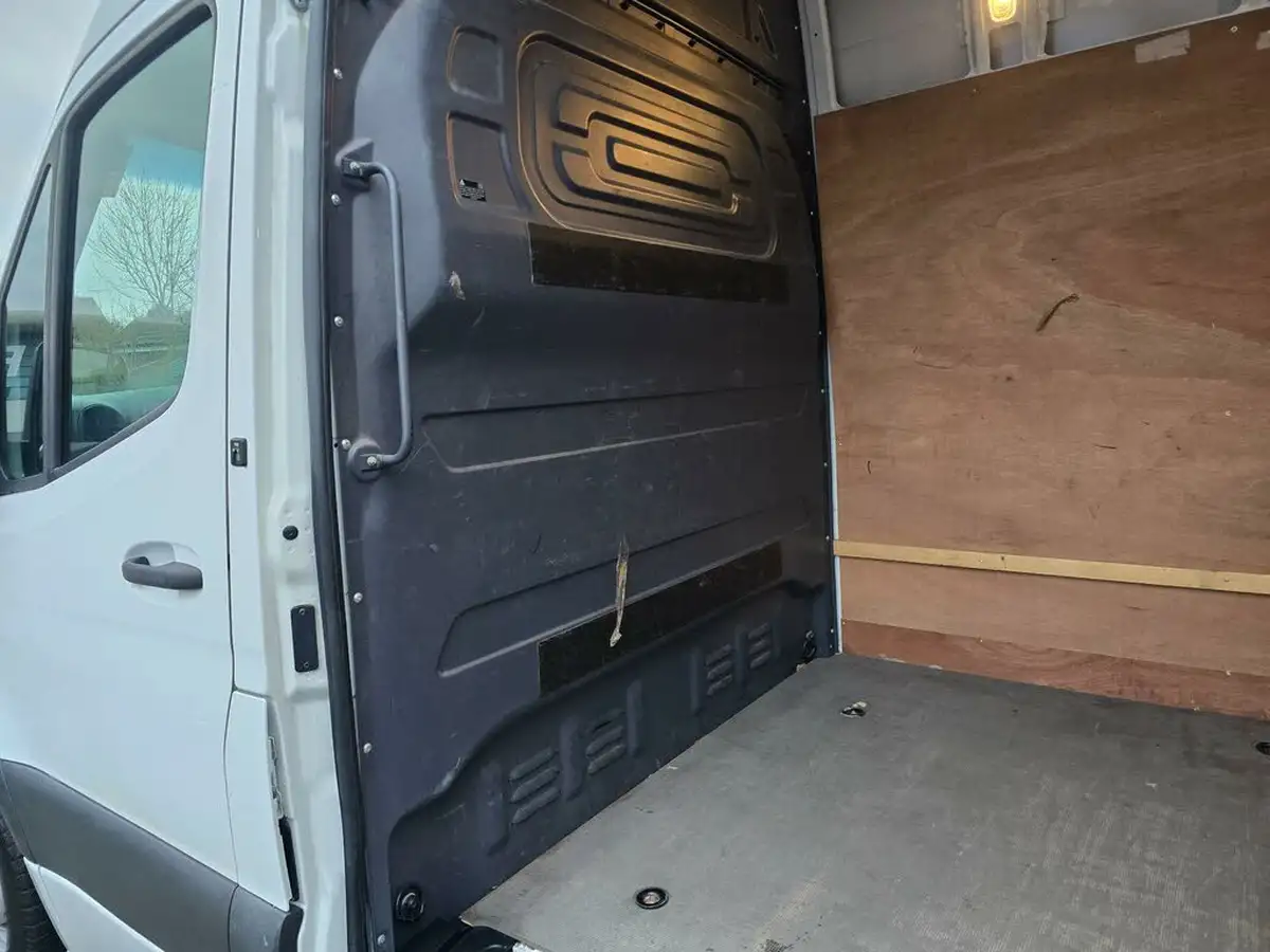 2018-mercedes-benz-sprinter-21cdi-311-l2h1-panel-van-rwd-eco-gear-360-big-51