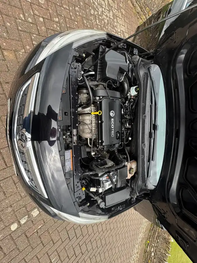 2011-vauxhall-astra-16-se-16v-vvt-115ps-hatchback-big-12