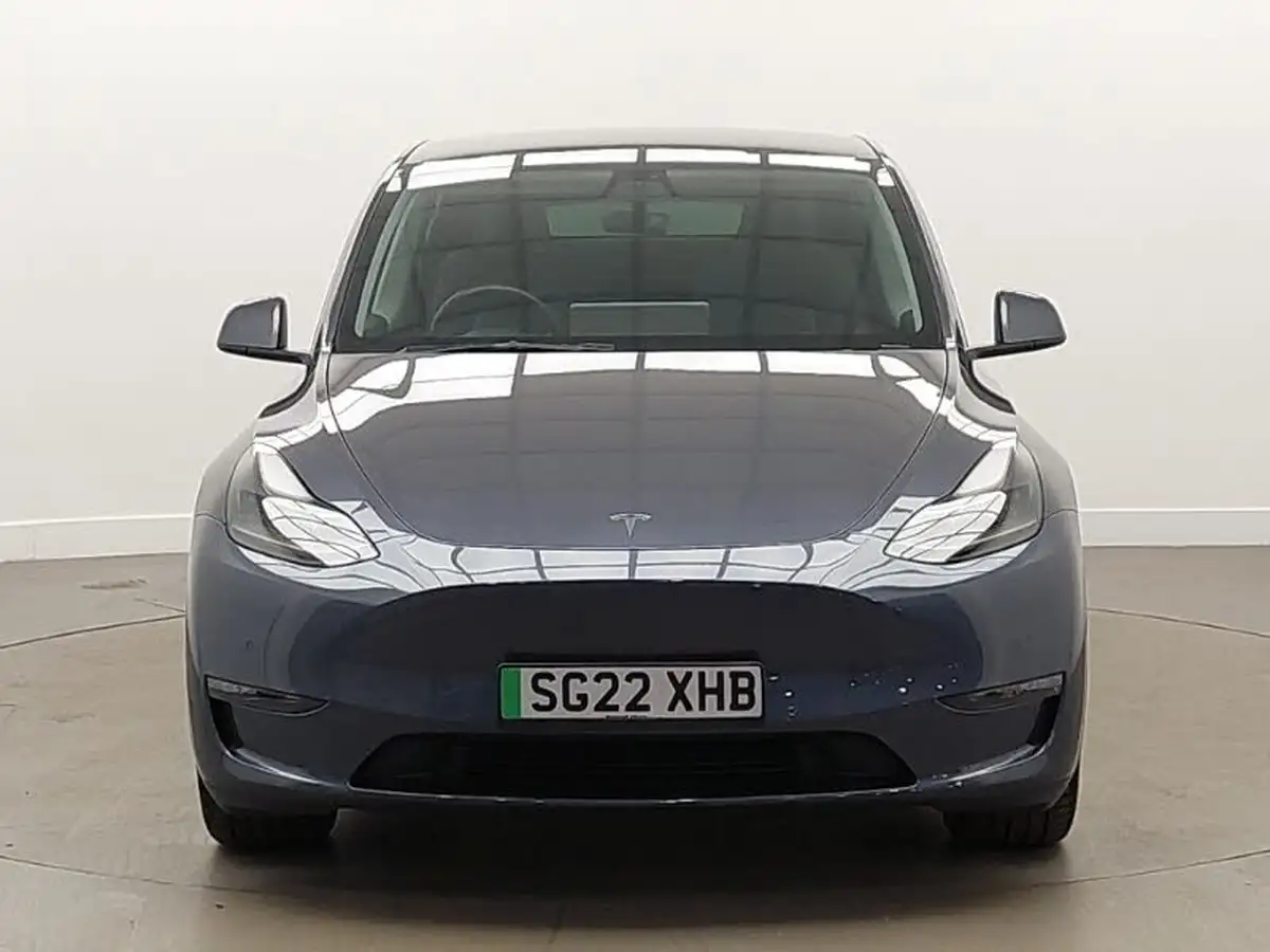 2022-tesla-model-y-e-long-range-big-11