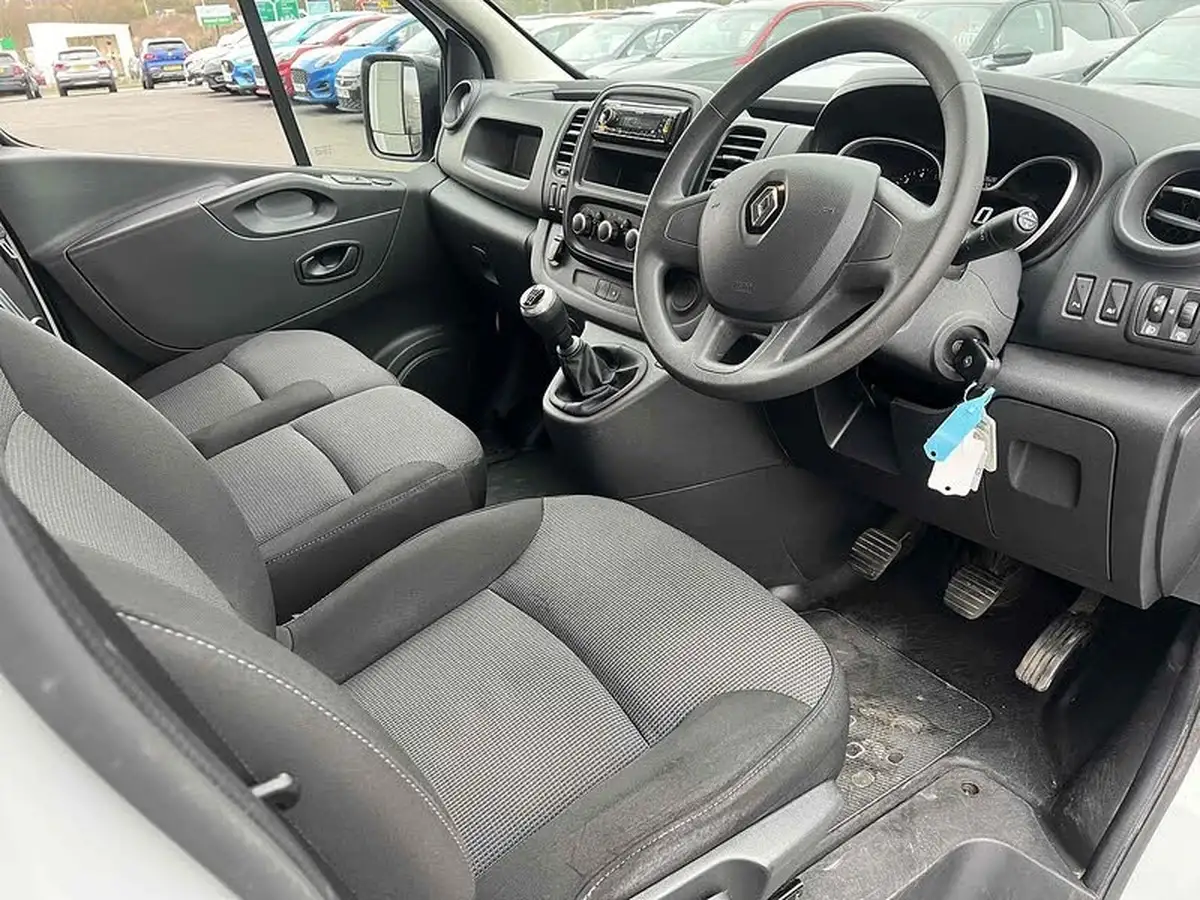 2021-renault-trafic-20dci-ll30-energy-120-business-panel-big-3