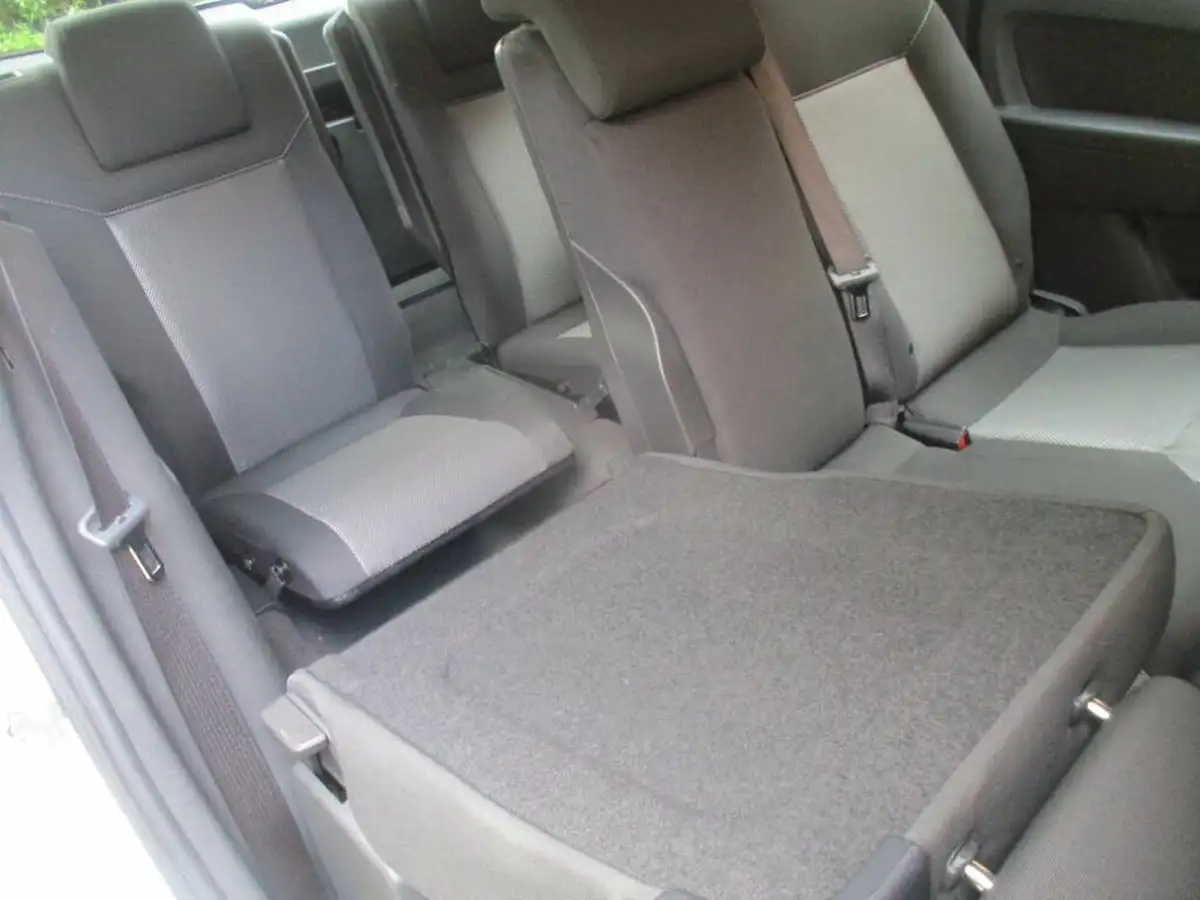 2013-vauxhall-zafira-16-exclusiv-big-23