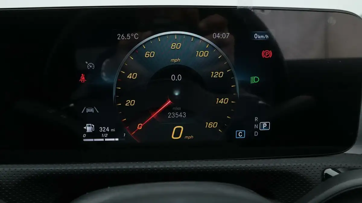 2022-mercedes-benz-cla-13-cla-200-amg-line-shooting-brake-5d-big-10