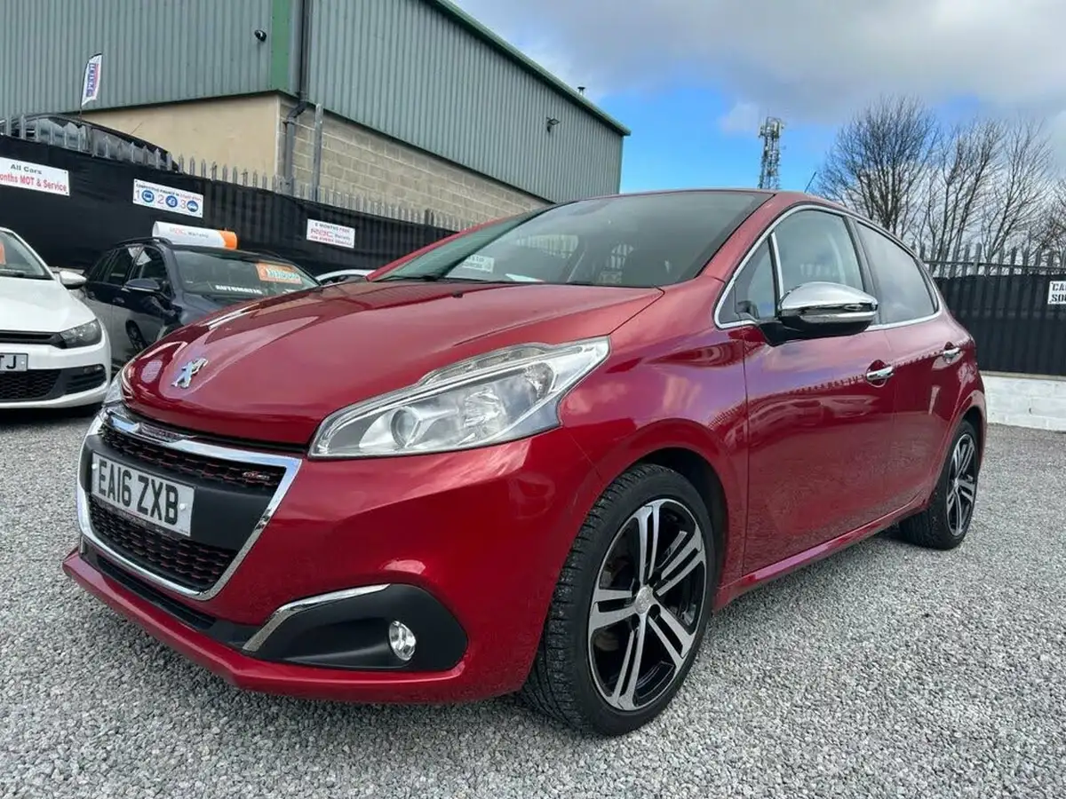 2016-peugeot-208-16bluehdi-gt-line-120bhp-ss-5d-big-6