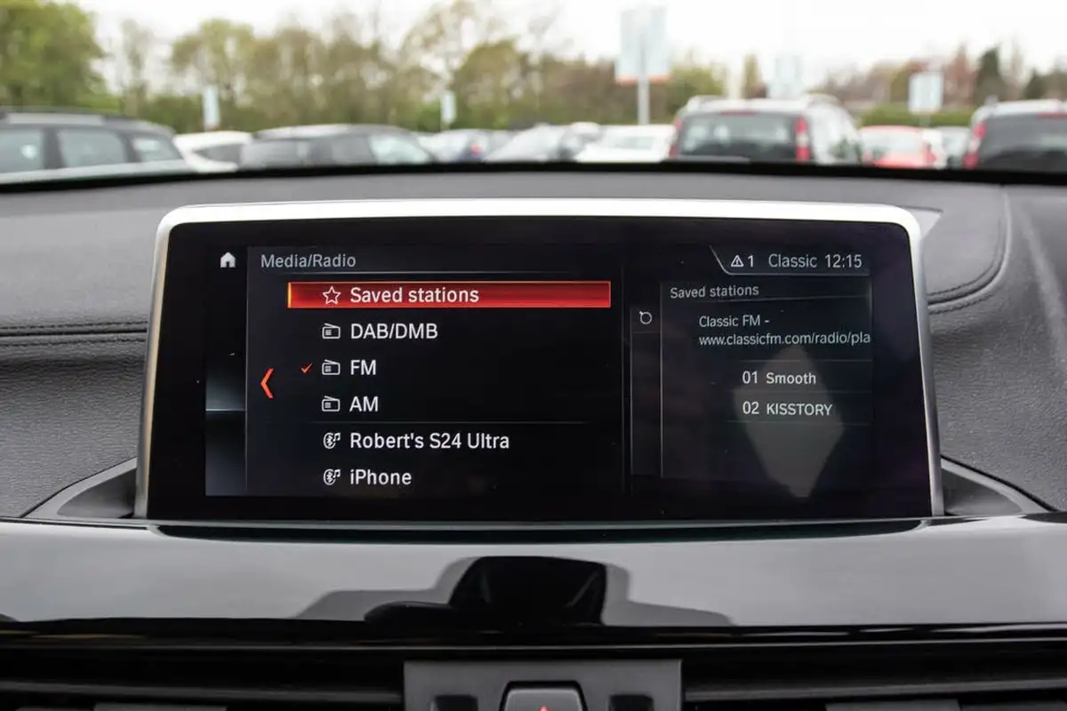 2022-bmw-x1-20-sdrive20i-xline-big-26