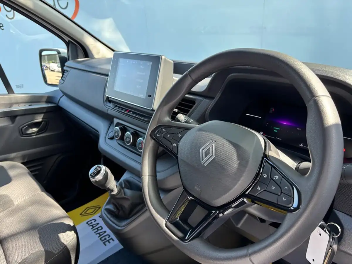 2024-renault-trafic-20dci-ll30-130-advance-panel-big-12