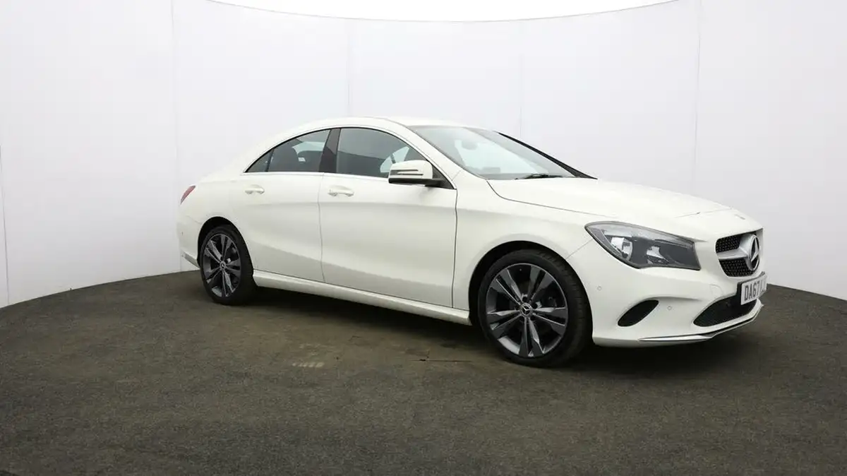 2017-mercedes-benz-cla-16-cla-180-sport-coupe-4d-big-39