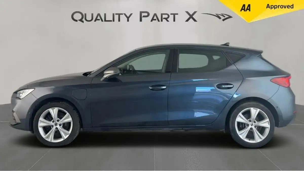 2021-seat-leon-14-e-hybrid-fr-hatchback-big-5