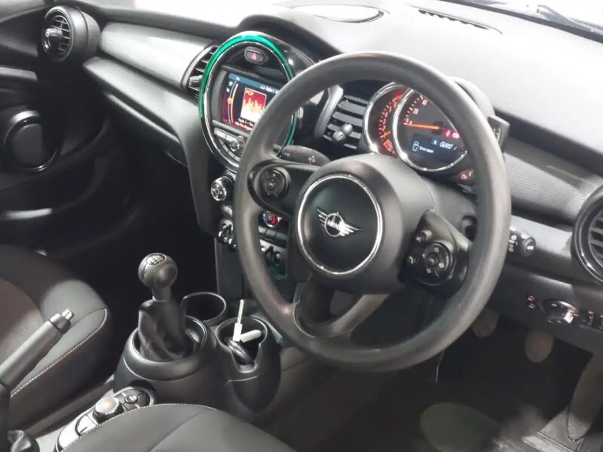2019-mini-cooper-15-cooper-classic-hatchback-5d-big-16