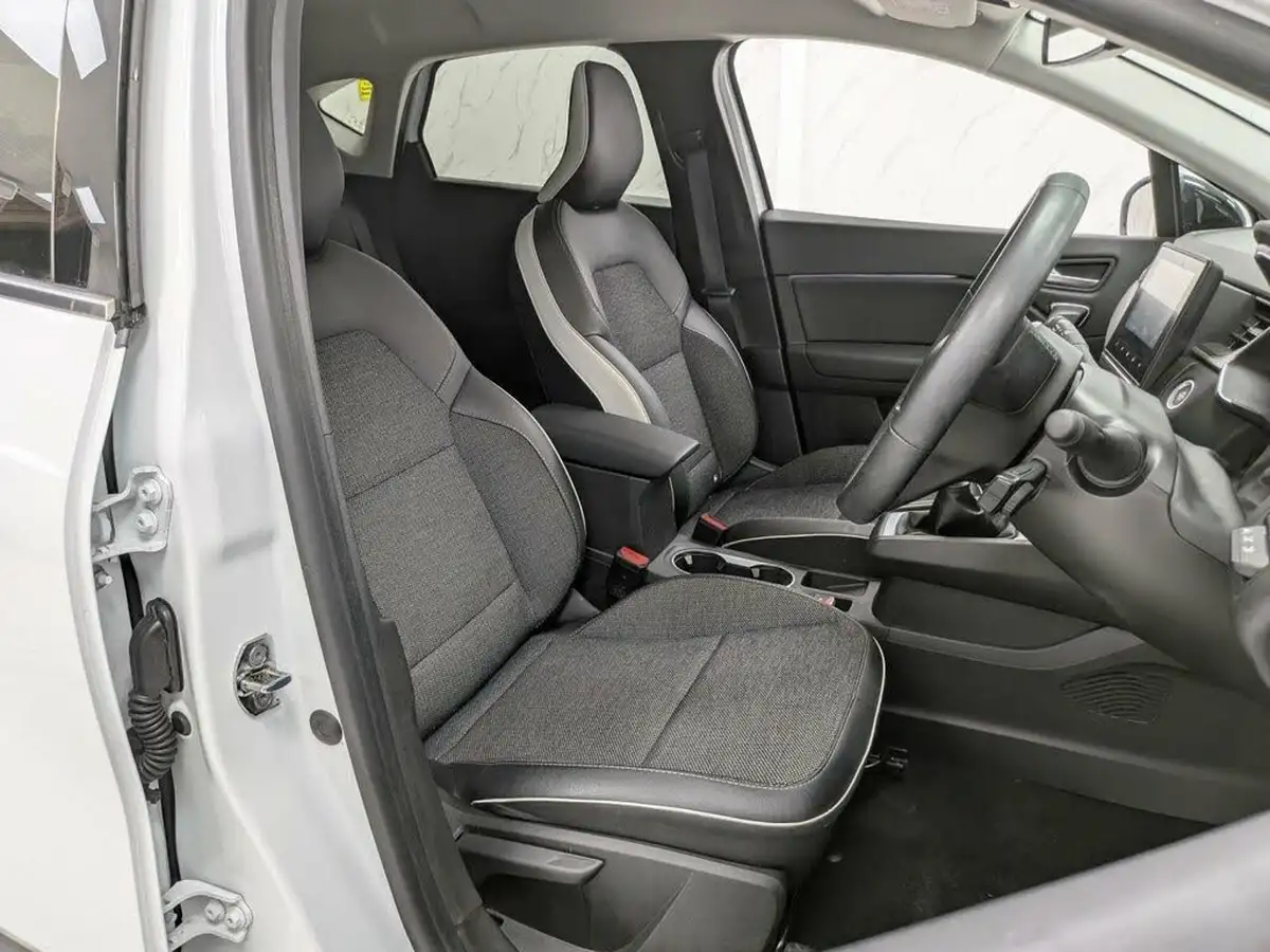 2022-renault-captur-10-tce-techno-big-24