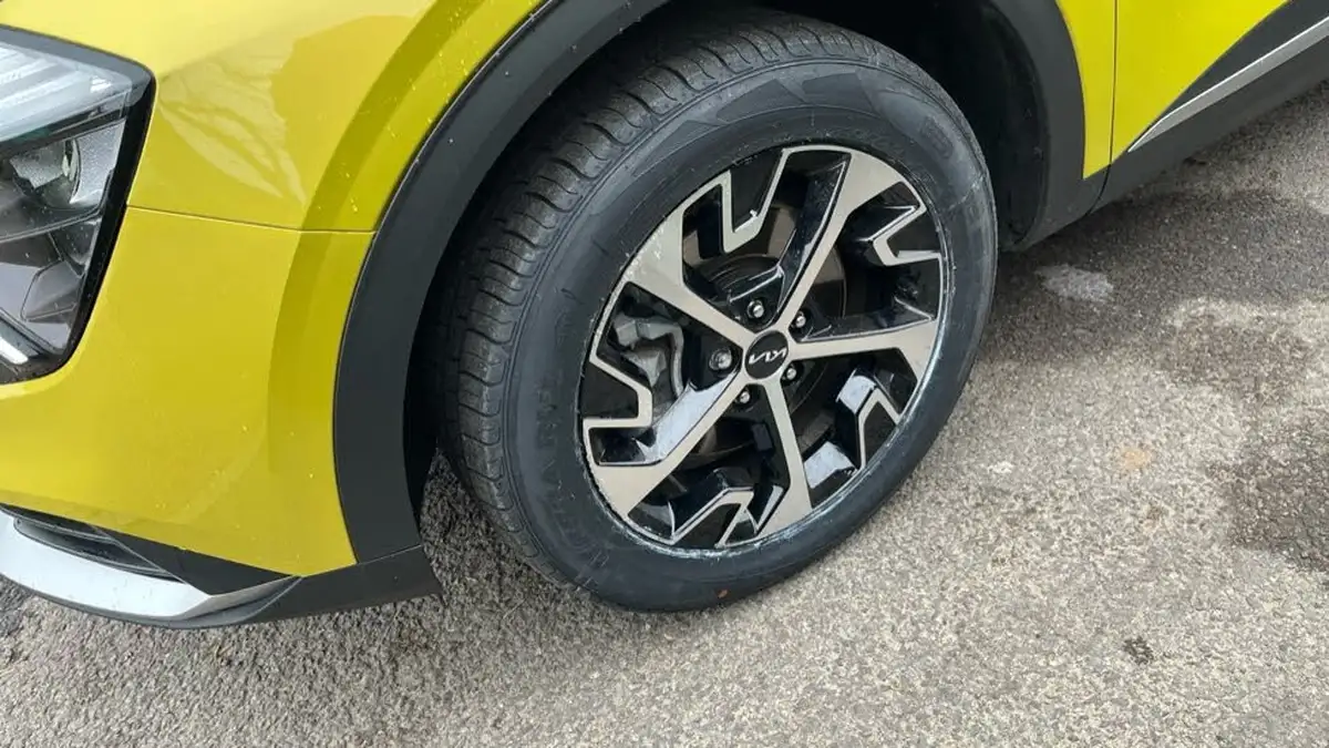 2023-kia-sportage-16-t-gdi-3-226bhp-hev-auto-big-17