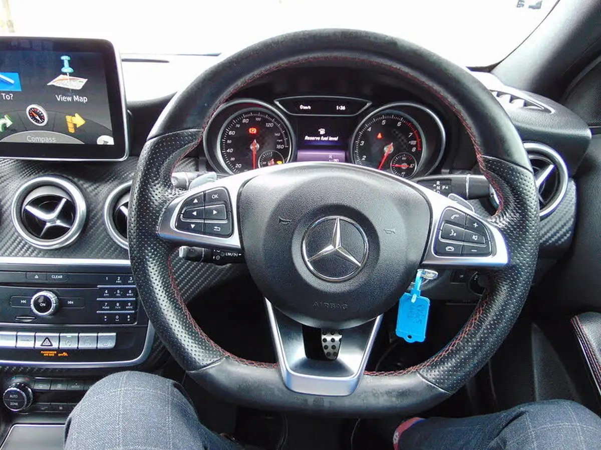 2015-mercedes-benz-a-class-16-a200-amg-line-premiumss-7g-dct-big-21