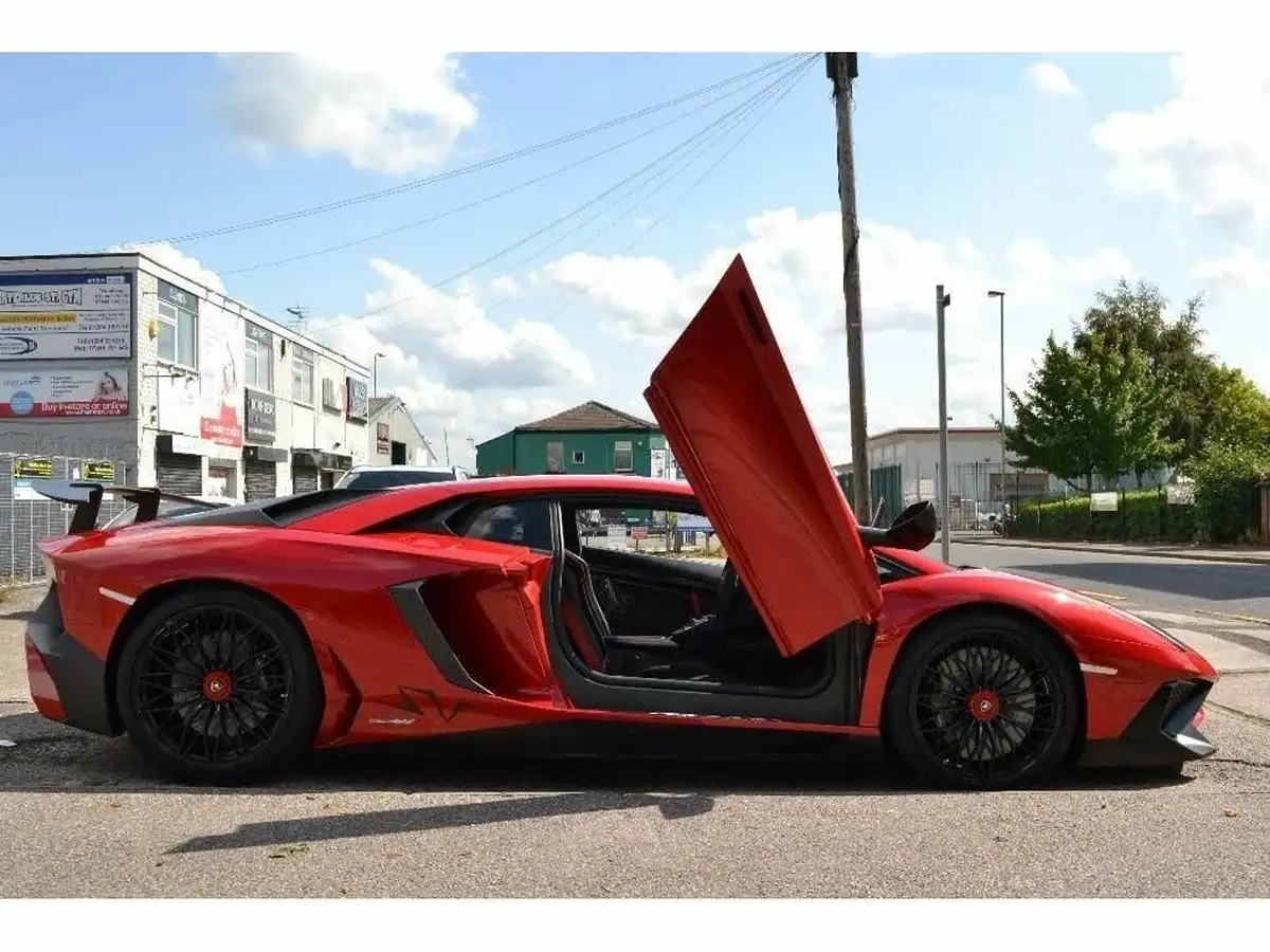 2015-lamborghini-aventador-65-lp-750-4-superveloce-big-15