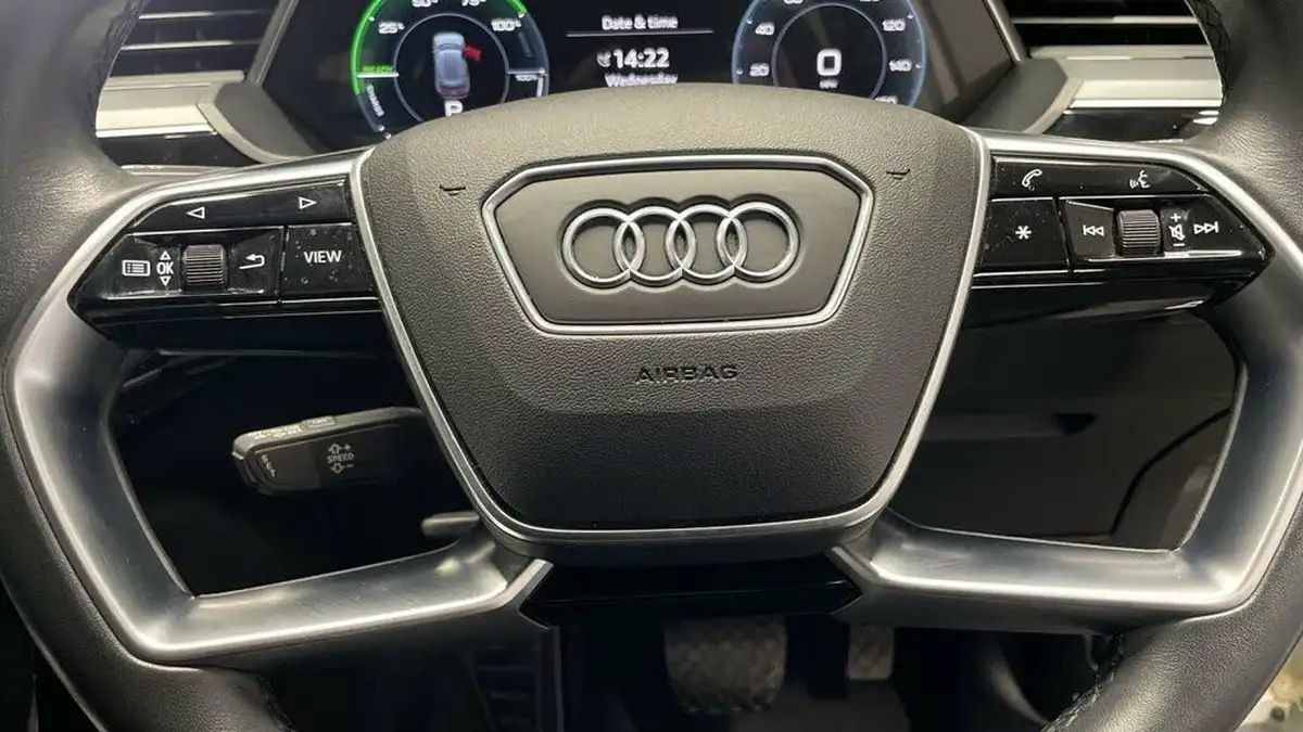 2021-audi-e-tron-55e-technik-station-wagon-big-20