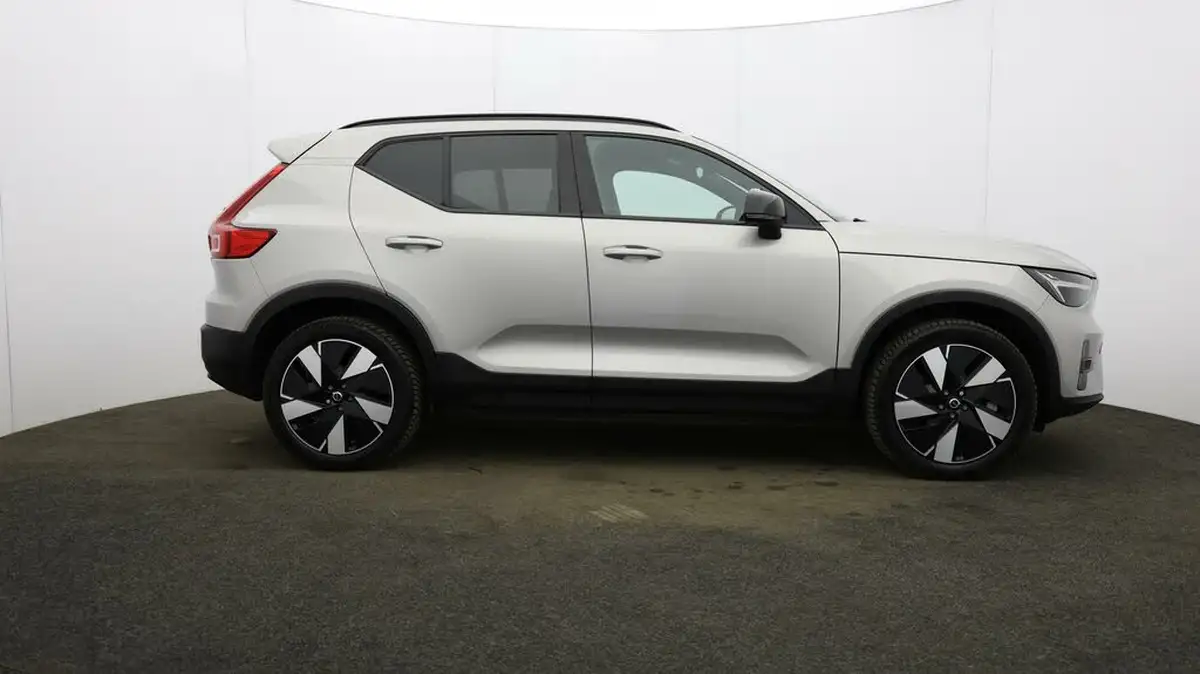 2023-volvo-xc40-e-twin-recharge-plus-big-7