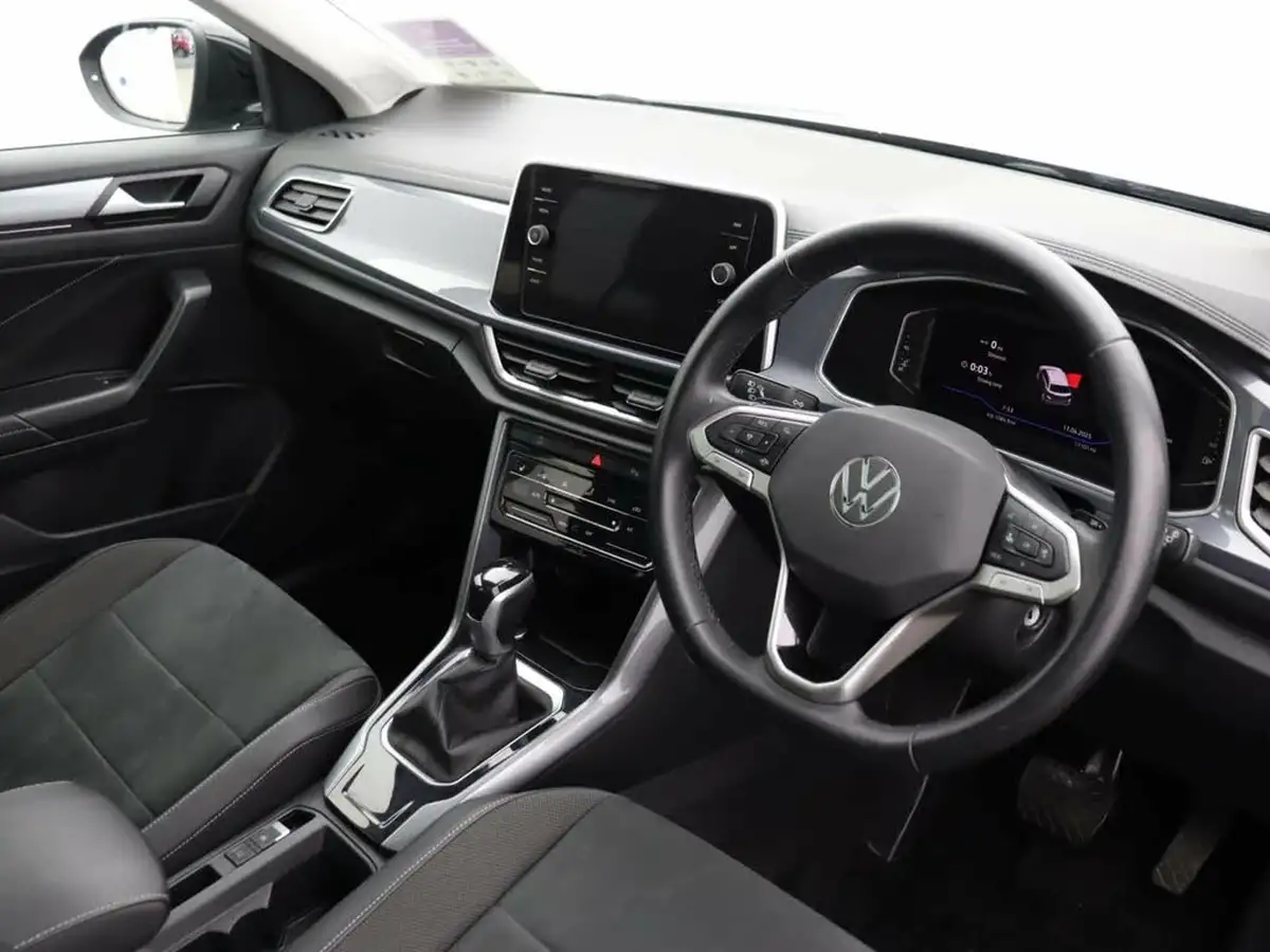 2022-volkswagen-t-roc-15-tsi-style-hatchback-5d-dsg-big-10