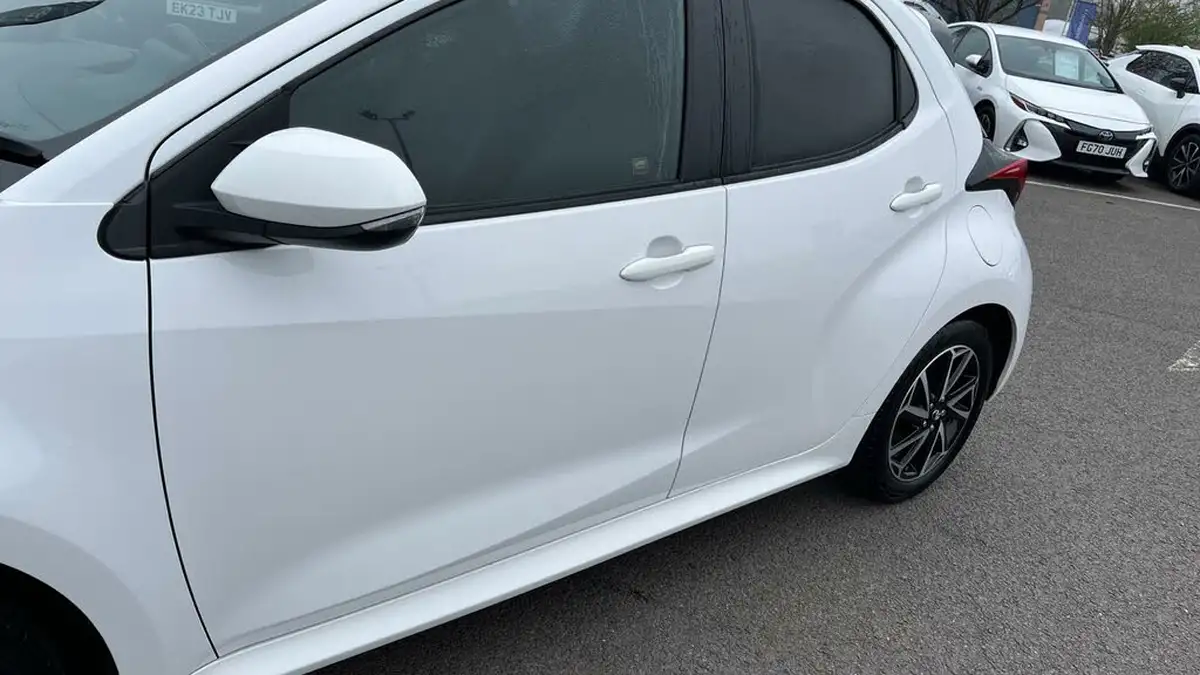 2022-toyota-yaris-15-vvt-i-design-big-35