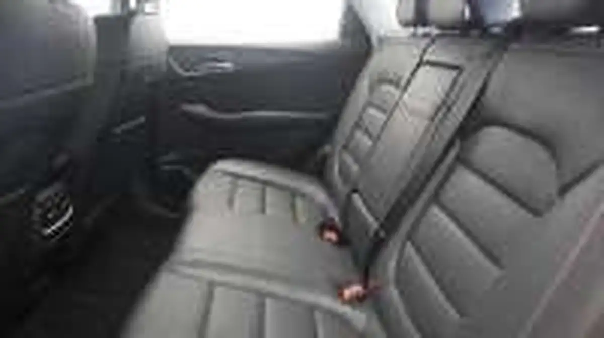 2024-mg-hs-15t-gdi-se-162ps-1490cc-dct-big-4