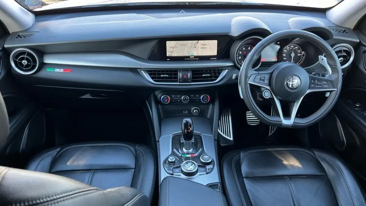 2018-alfa-romeo-stelvio-20-speciale-big-10