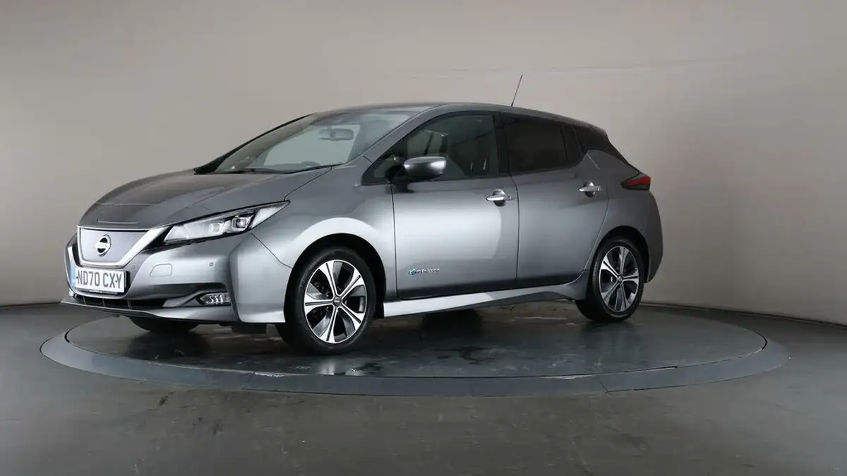 2020-nissan-leaf-e-tekna-big-36