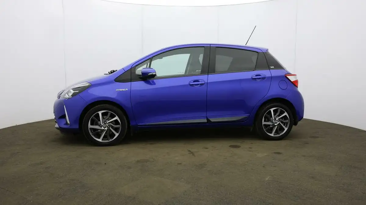 2020-toyota-yaris-15-vvt-i-y20-98bhp-hybrid-1497cc-e-cvt-big-36