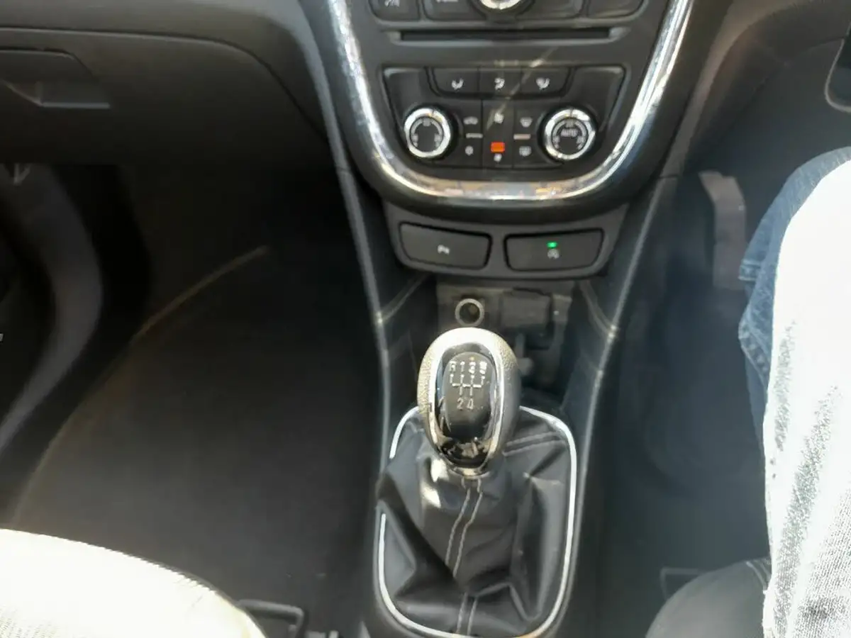 2014-vauxhall-mokka-16-exclusiv-big-10